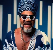 Carlinhos Brown é um dos clientes de Filipe Diniz, designer lunetier dos famosos