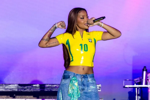 blusa do brasil látex - metrópoles