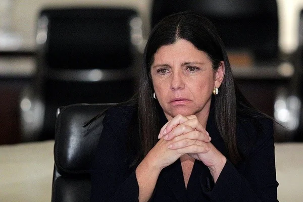 Roseana Sarney trabalha para ser primeira mulher presidente da Câmara