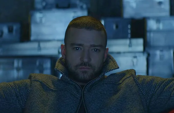 “Supplies”: Justin Timberlake vê fim do mundo em clipe de nova música