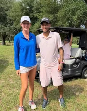 Neymar foi tietado por fãs em campo de golfe nos EUA.