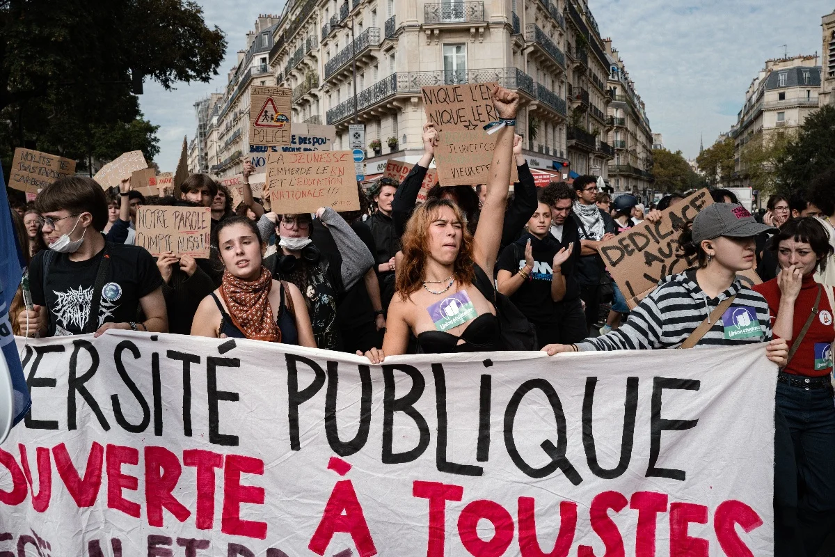 Protestos estudantis ocorrem em toda a França nesta terça Protestos estudantis ocorrem em toda a França nesta terça