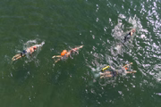 Atletas participam das provas de águas abertas no Metrópoles Endurance