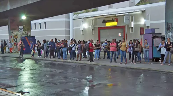 Baixada Fluminense: greve de ônibus e falha nos trens causam tumulto