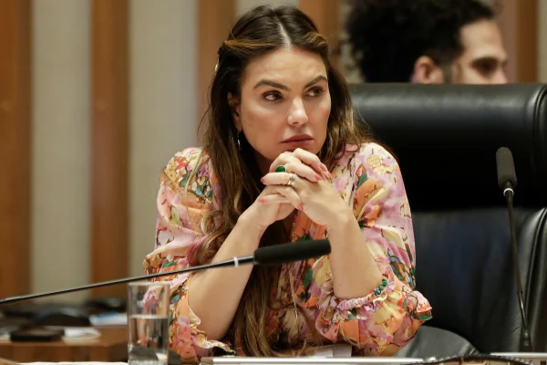 “Teste do sofá”: deputada diz que reproduziu “expressão machista” de denúncia