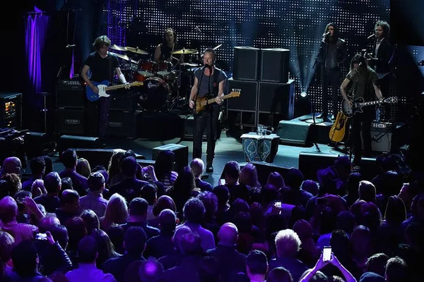 Um ano após atentados de Paris, Bataclan reabre com show do Sting