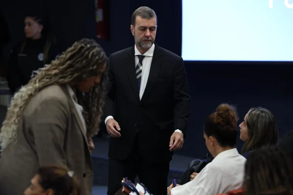 Freixo acompanha julgamento de réus acusados de mandar matar Marielle