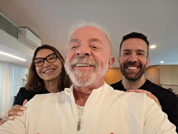 Presidente Lula e deputado federal André Janones
