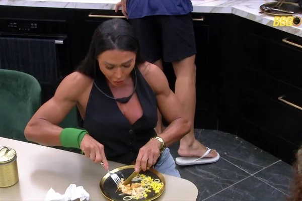 Gracyanne vomita com comida da xepa e preocupa médica - Metrópoles