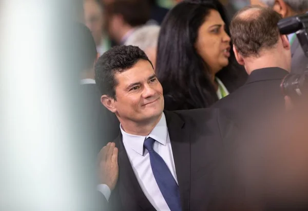 A “meia licença” para o abate do projeto Moro