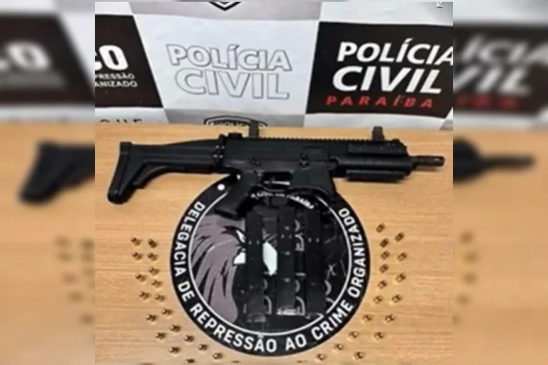 Fornecedor de armas para facções é preso com submetralhadora