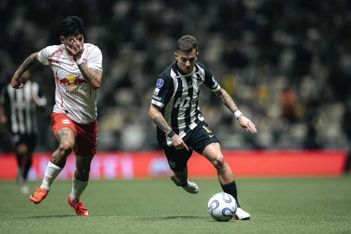 Atlético-MG sofre, empata com o Bragantino e avança na Sul-Americana - imagem 2 Atlético-MG sofre, empata com o Bragantino e avança na Sul-Americana - imagem 2