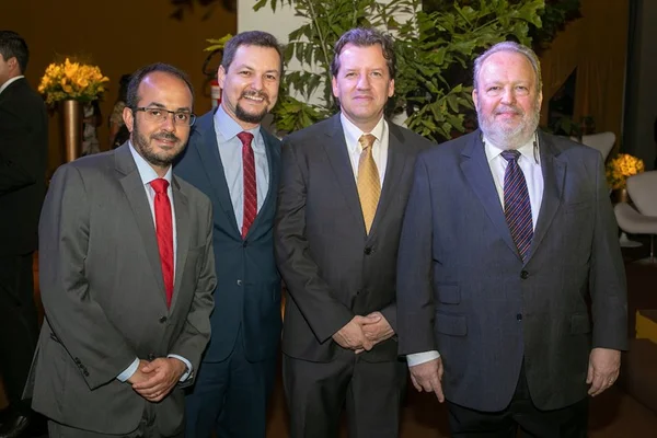 Clínica Vitta é lançada na Asa Sul e coquetel reúne médicos e VIPs