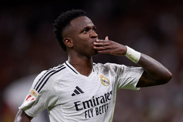 Foto colorida Vini Jr, do Real Madrid - Metrópoles