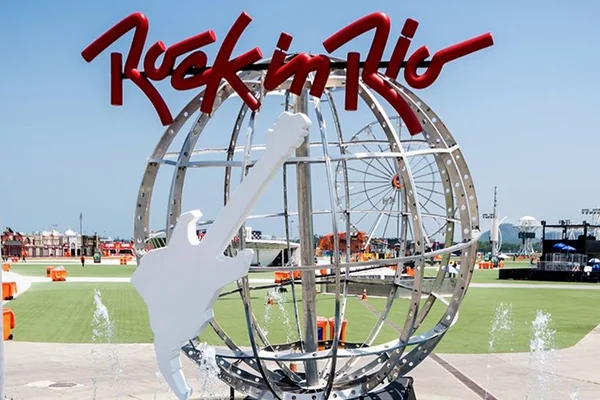 Rock in Rio: fiscalização encontra trabalhadores dormindo sob palco