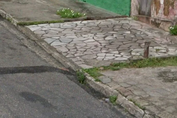 Recém-nascida é abandonada em calçada de João Pessoa