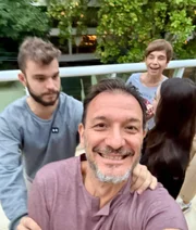 Renata Lo Prete celebra 62 anos em momento raro com a família Renata Lo Prete celebra 62 anos em momento raro com a família