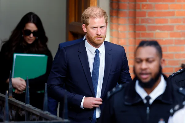 Isolado, Harry terá apoio de primas durante coroação do rei Charles