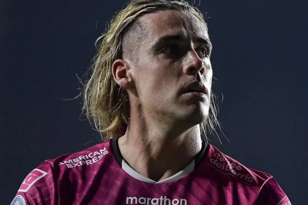 Foto colorida de Claudio Spinelli, do Indenpendiente Del Valle - Metrópoles