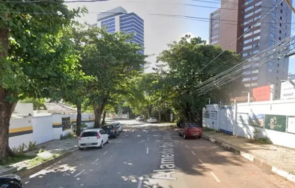 Imagem da Alameda das Catabas, no bairro Caminho das Árvores, em Salvador (BA) - Metrópoles