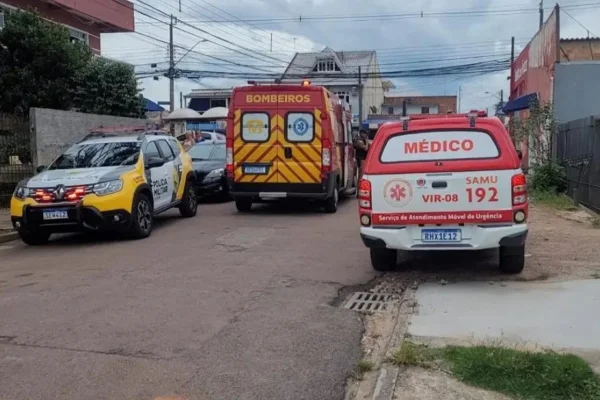 Viaturas estacionadas em rua do Paraná - Metrópoles