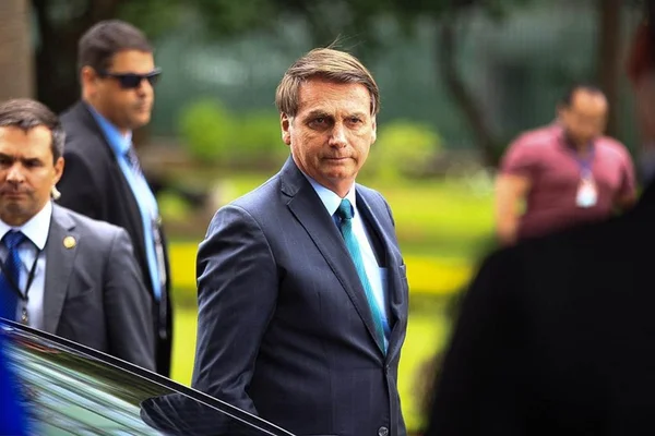 Bolsonaro defende ICMS sobre combustíveis cobrado nas refinarias