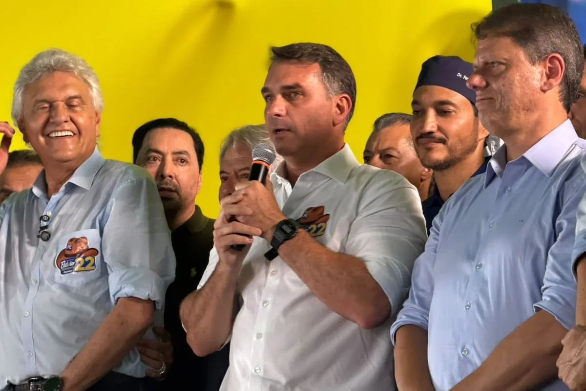 Ronaldo Caiado, Flávio Bolsonaro e Tarcísio de Freitas Ronaldo Caiado, Flávio Bolsonaro e Tarcísio de Freitas