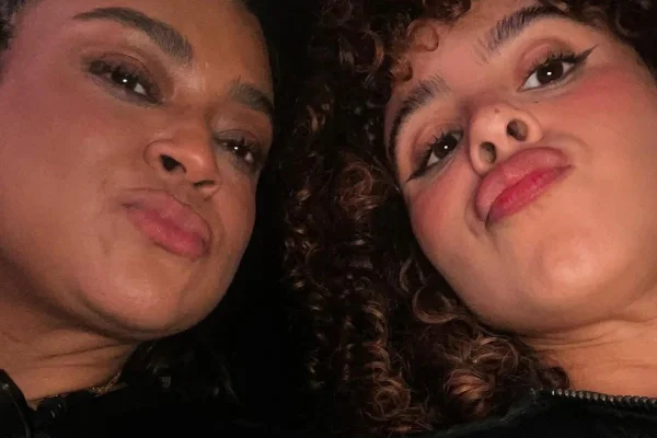 Foto colorida de Soraya Rocha e Preta Gil - Metrópoles