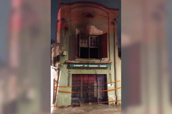 foto colorida de incêndio em pensão na Santa Cecília, capital paulista, que deixou um idoso de 88 anos morto - Metrópoles