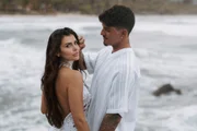 Gabriel Medina e Isabella Arantes oficializaram a união nesta quinta-feira (30/7)