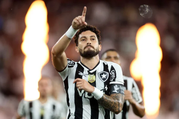 Imagem de Alex Telles, do Botafogo - metrópoles