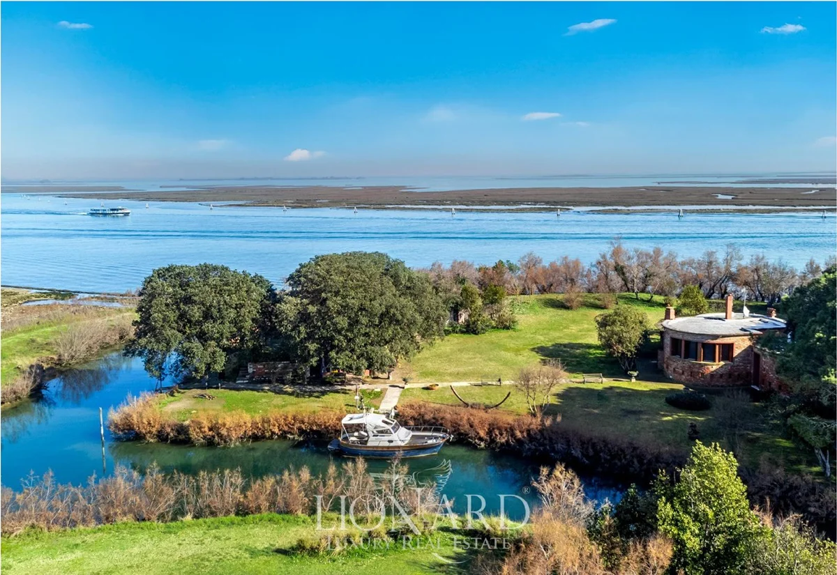 Ilha com forte napoleônico é colocada à venda na Itália por R$ 33 milhões - imagem 11 Ilha com forte napoleônico é colocada à venda na Itália por R$ 33 milhões - imagem 11
