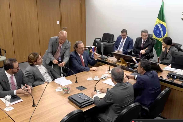 Vorcaro e ex-presidente do BRB divergem sobre origem de carteiras do Master em acareação