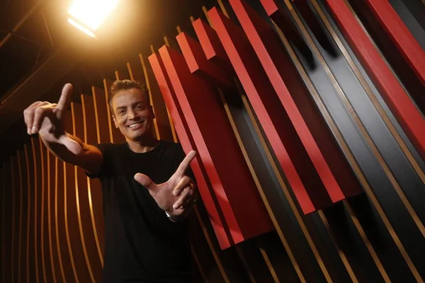 Jornalista celebridade: veja o caminho de Leo Dias até o sucesso