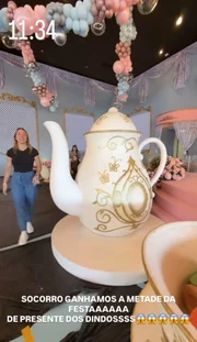 Bastidores da decoração da festa de aniversário de 3 anos de Maria Flor. Tema é Cinderela Bastidores da decoração da festa de aniversário de 3 anos de Maria Flor. Tema é Cinderela