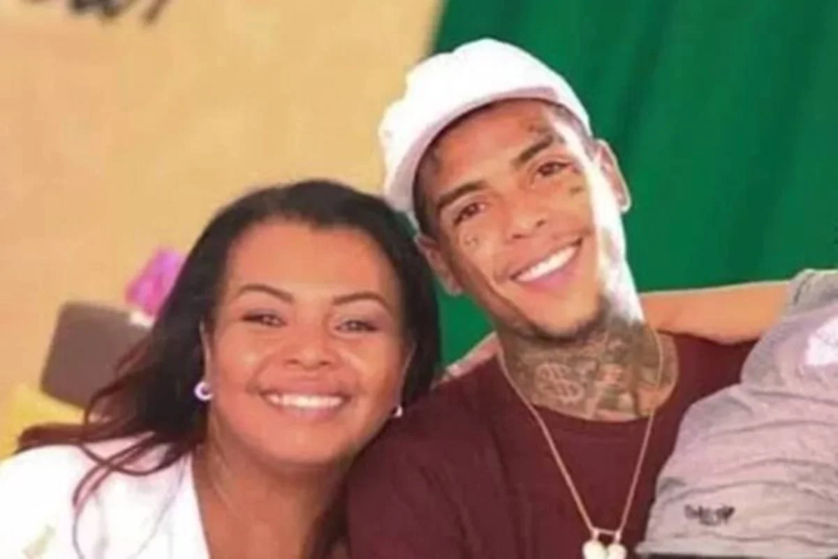 Mãe de MC Kevin, Val Negra detona delegada após fala sobre morte de cantor: "Respeito" Mãe de MC Kevin, Val Negra detona delegada após fala sobre morte de cantor: "Respeito"