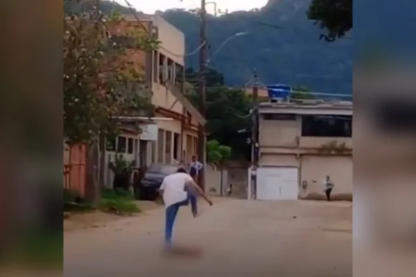 Homem é preso por agredir ex-mulher e matar cachorro pisoteado
