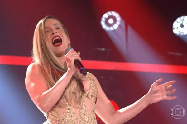 Claudia Leitte surpreende jurados com apresentação no The Voice Brasil