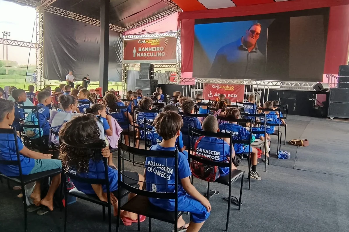 Cinemáximo Itinerante: estreia na Estrutural é um sucesso; veja programação