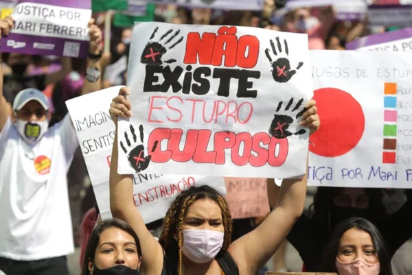 Protesto por Mari Ferrer na Avenida Paulista, em São Paulo