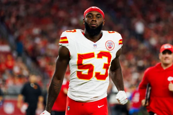 Imagem colorida de BJ Thompson, jogador da NFL- Metrópoles