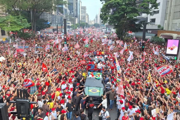 Ato com Lula na Paulista reúne multidão - Metrópoles
