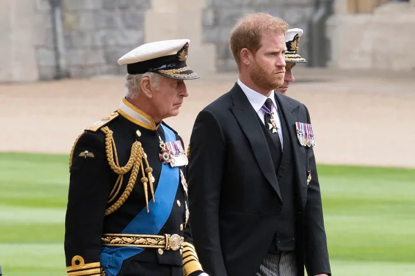 Rei Charles impõe dura condição para aceitar volta de Harry à realeza