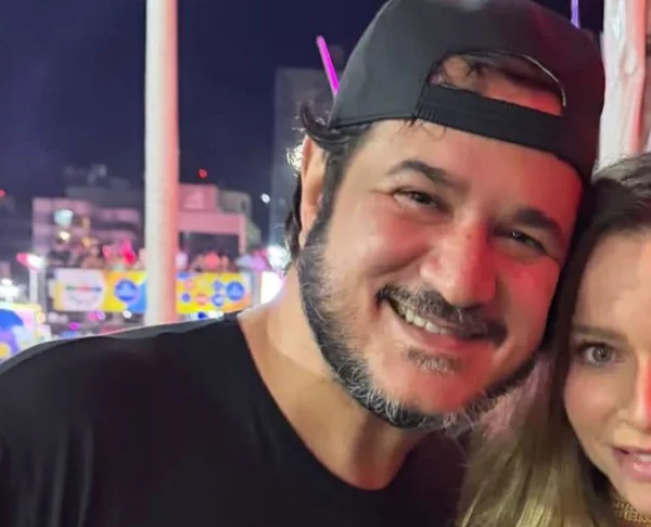 Chefão do União Brasil passa mal na Bahia e deixa camarote