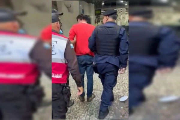 Homem é preso após ameaçar matar crianças e professores em escola