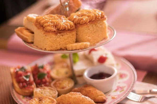 Confeitaria Francesa lança menu degustação para chá da tarde