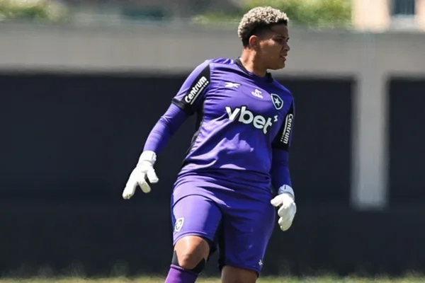 Imagem colorida da jogadora Yasmim Pereira, do Botafogo