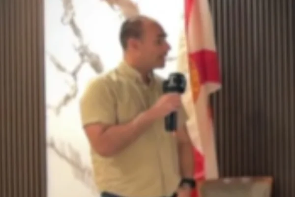 Eduardo Bolsonaro durante inauguração de tevê ns EUA - Metrópoles