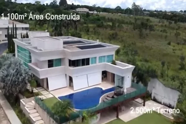 Imagem da mansão de Flávio Bolsonaro
