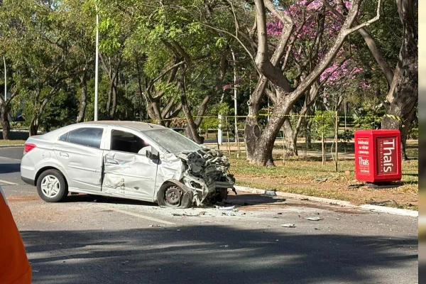 Eixinho Sul é interditado após acidente de trânsito com morte - destaque galeria Eixinho Sul é interditado após acidente de trânsito com morte - destaque galeria